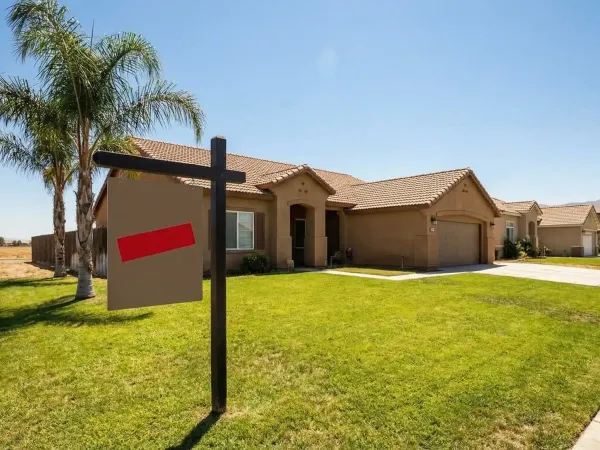 Real estate agent consultation for home buying services in Bakersfield, CA